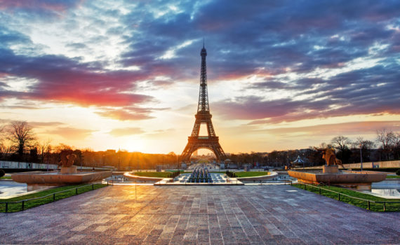 Sunrise in Paris, with Eiffel Tower