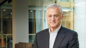 CEO Bill Winters in a Standard Chartered office.