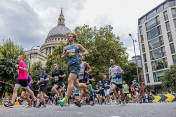 runners running