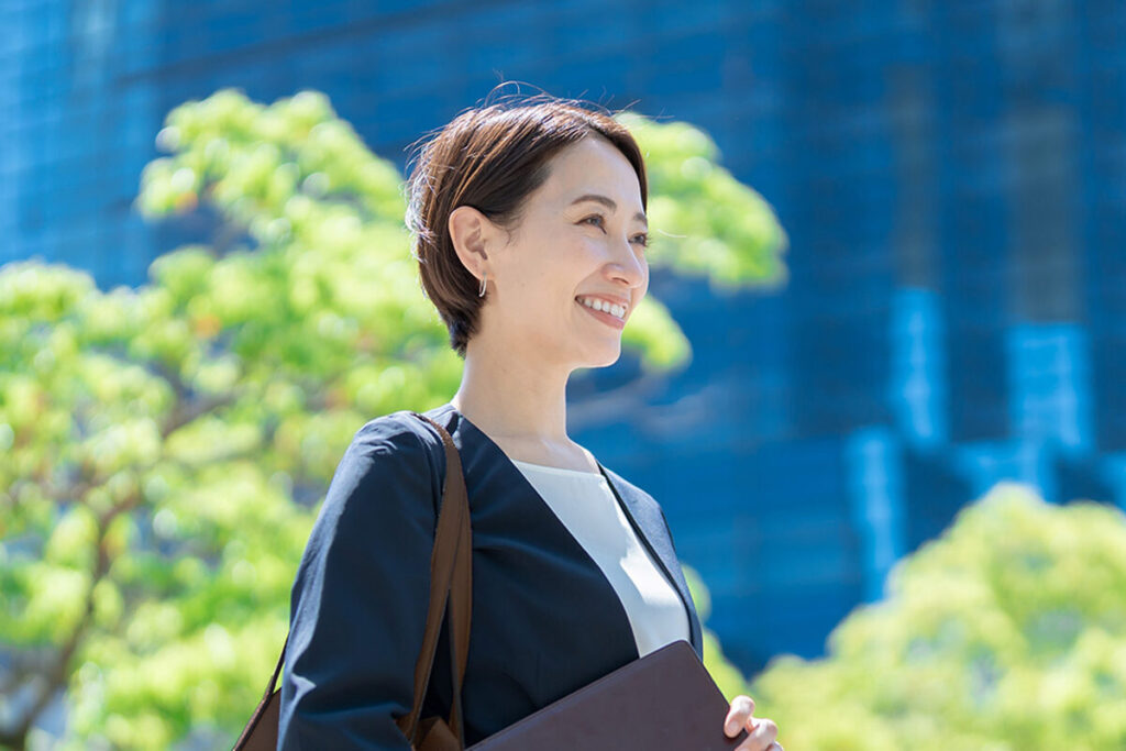 Woman holding a tablet