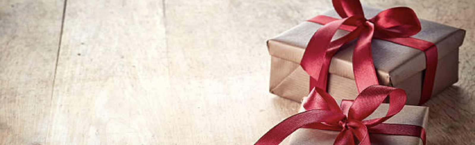 Hk gift box red ribbon 
